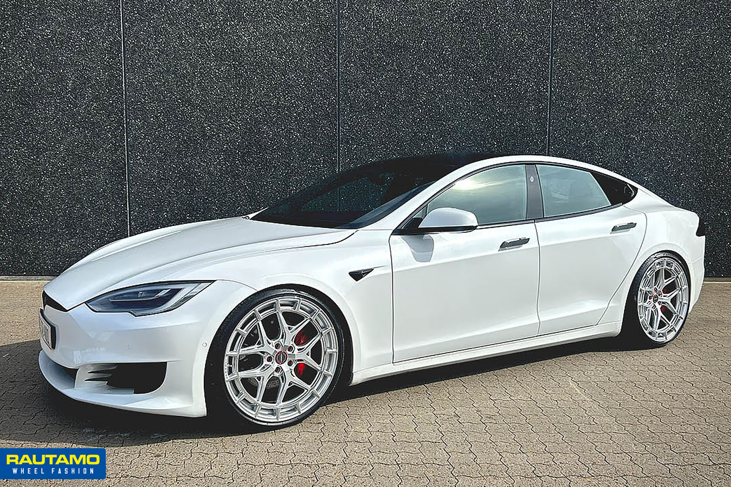 Tesla S Vossen HFX-1 Silver Polished