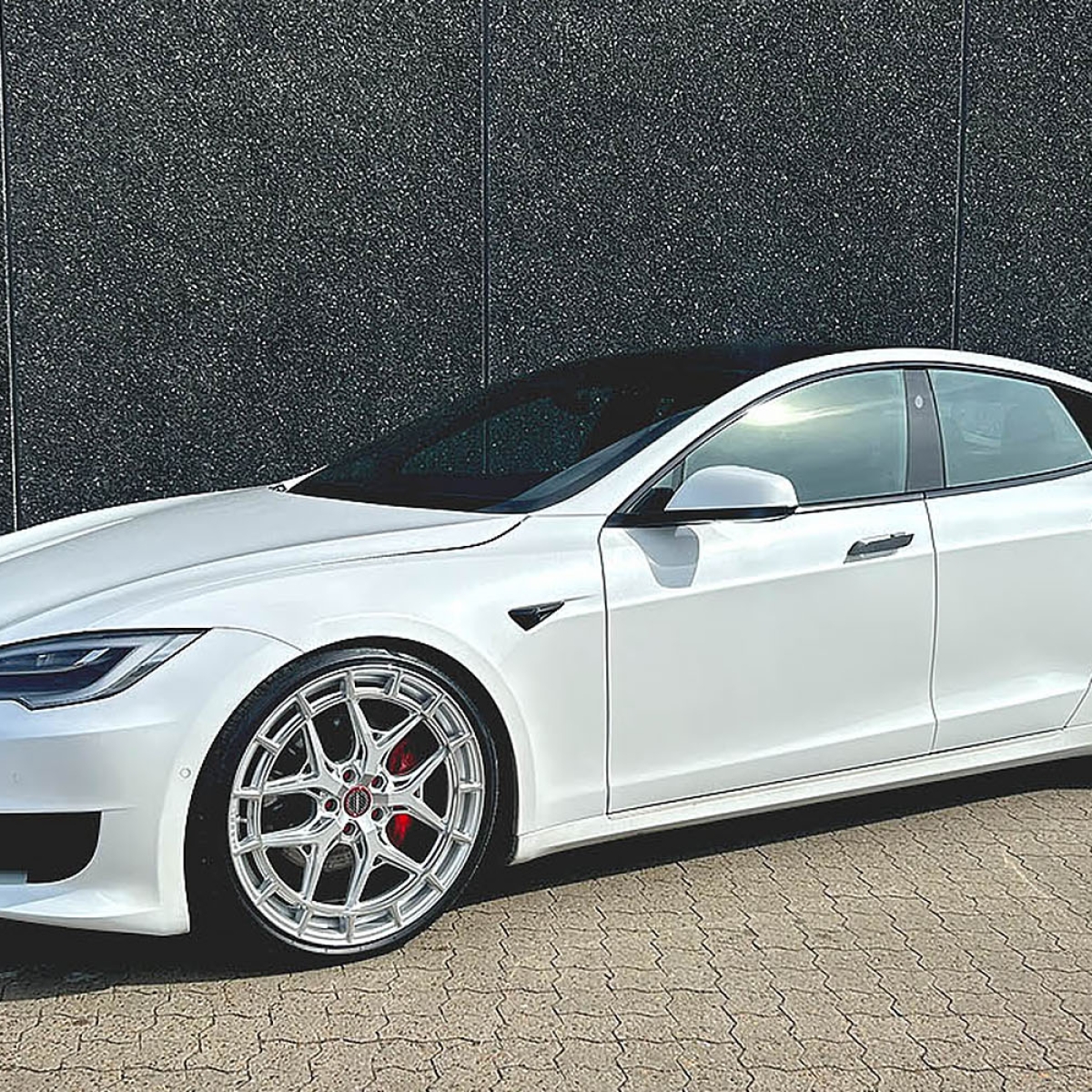 Tesla S Vossen HFX-1 Silver Polished